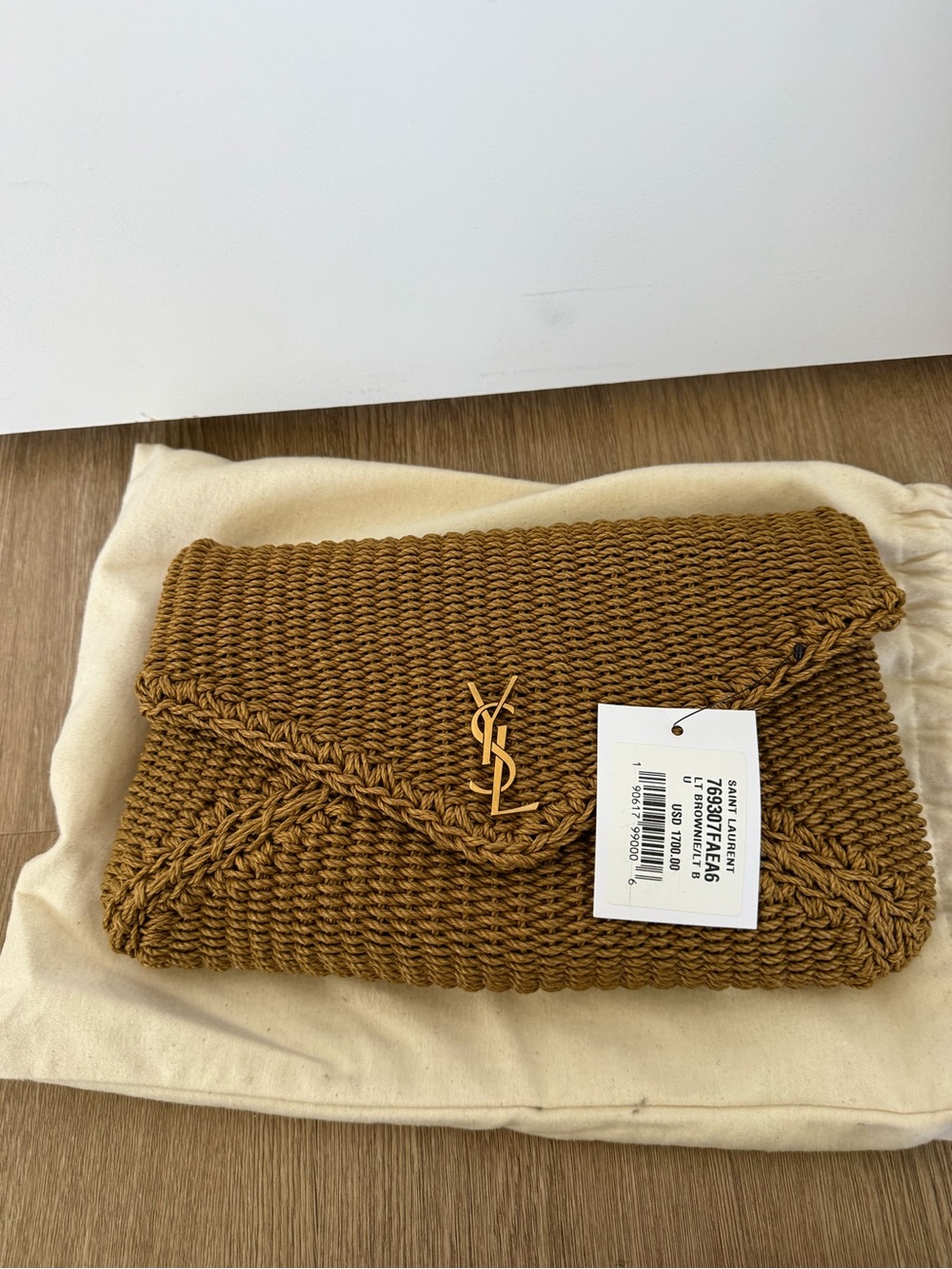 Yves Saint Laurent raffia Envelope Clutch - Picture 2 of 7